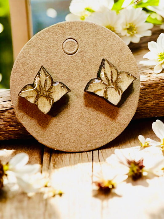 Guasali Flower Resin Wood Stud Earrings